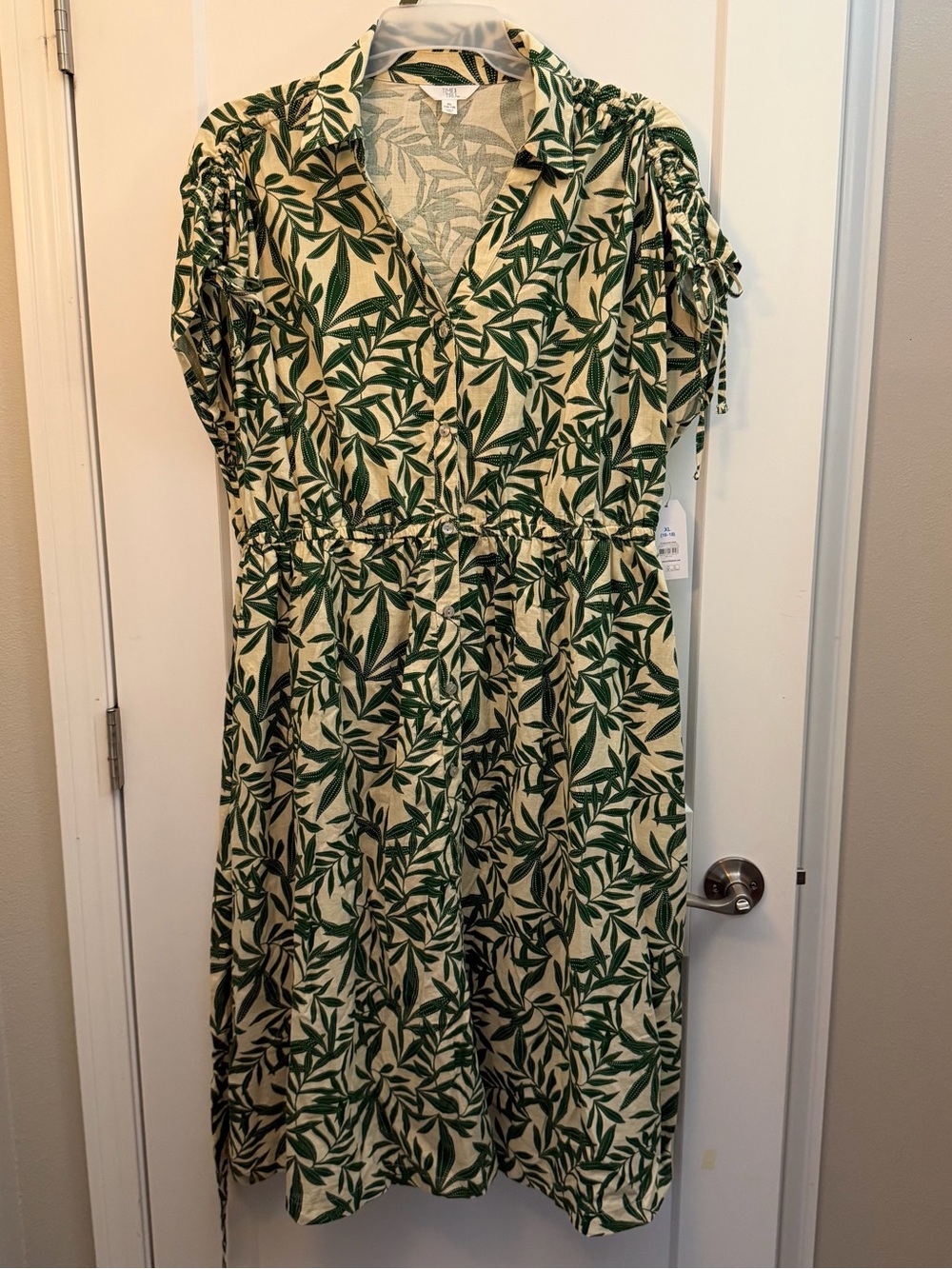 Time and Tru Green Leaf Print Midi Dress